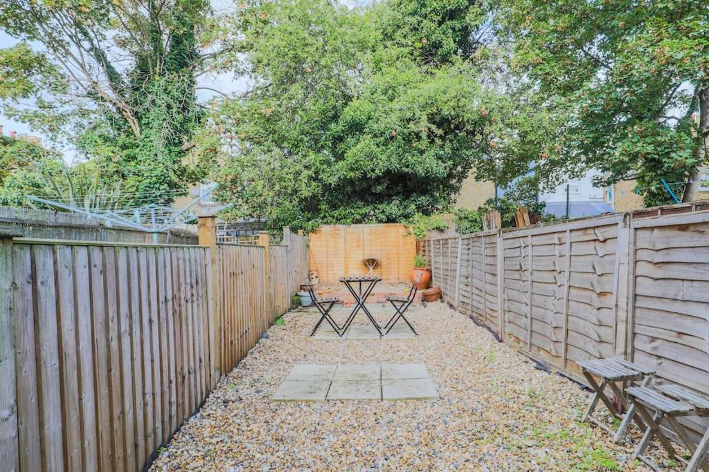 2 Bed Garden Flat Leyton Village لندن المظهر الخارجي الصورة